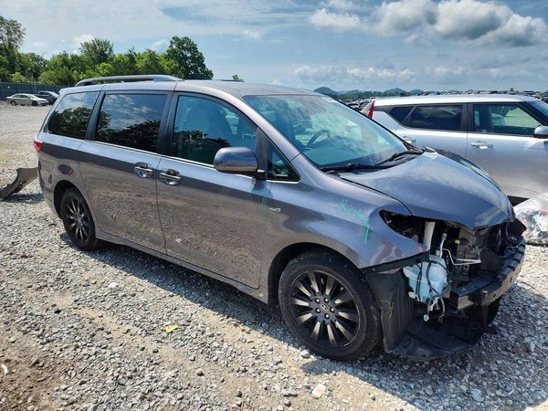 2020 TOYOTA SIENNA E grade