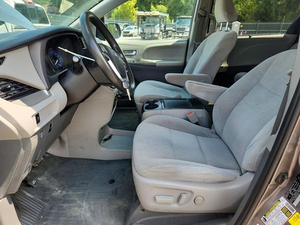 2020 TOYOTA SIENNA E grade