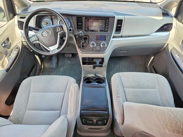 2020 TOYOTA SIENNA E grade