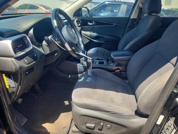 2016 KIA SORENTO L / LX
