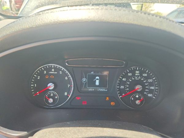 2016 KIA SORENTO L / LX