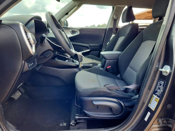 2024 KIA SOUL LX, S