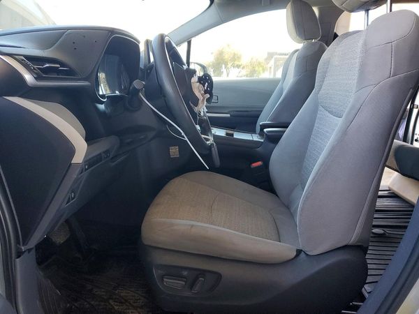 2022 TOYOTA SIENNA LE