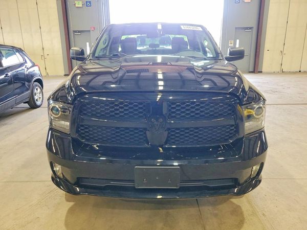 2015 RAM 1500 ST QUAD CAB 4X4