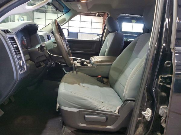 2015 RAM 1500 ST QUAD CAB 4X4