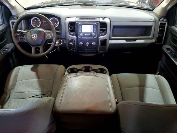 2015 RAM 1500 ST QUAD CAB 4X4