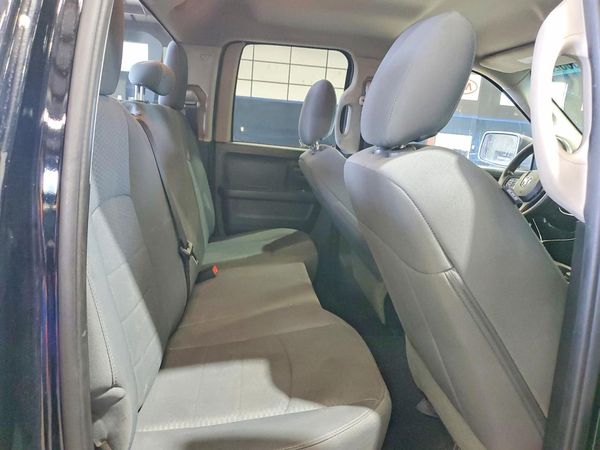 2015 RAM 1500 ST QUAD CAB 4X4