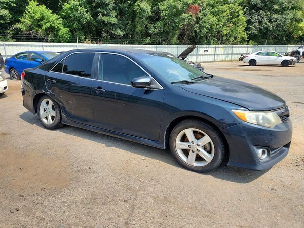 2014 TOYOTA CAMRY