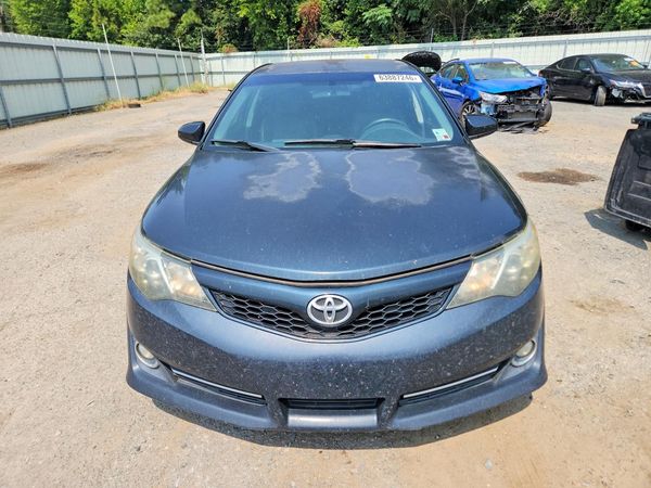 2014 TOYOTA CAMRY