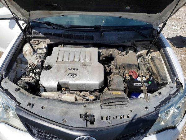 2012 TOYOTA CAMRY — Engine bay