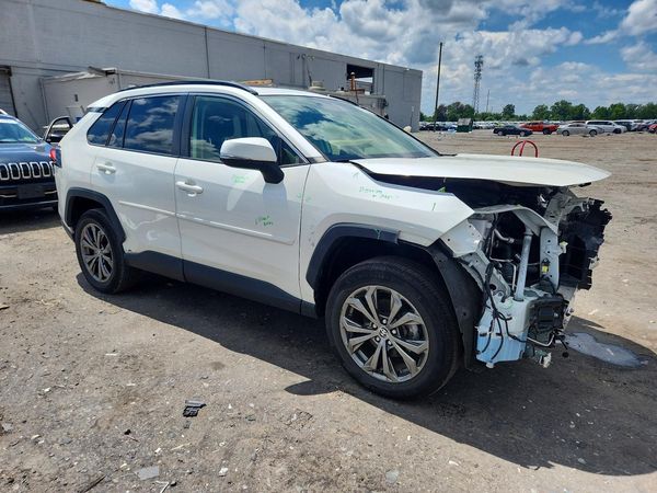 2022 TOYOTA RAV4 XLE Premium
