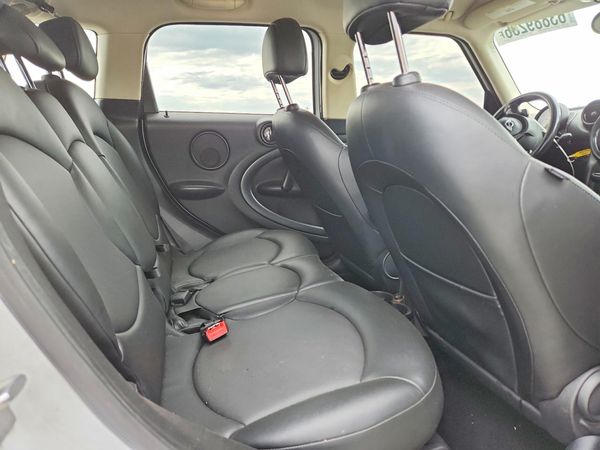 2014 MINI COOPER