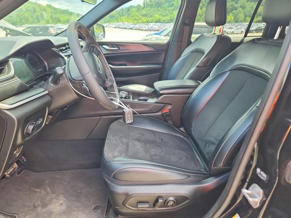 2025 JEEP GRAND CHEROKEE
