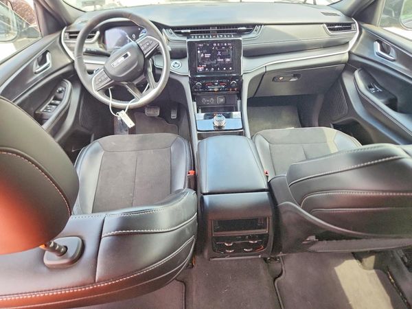 2025 JEEP GRAND CHEROKEE