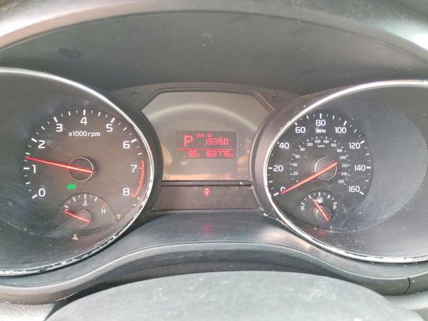 2016 KIA SEDONA LX - Middle-low