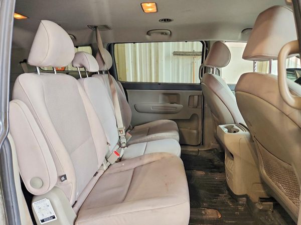 2016 KIA SEDONA LX - Middle-low