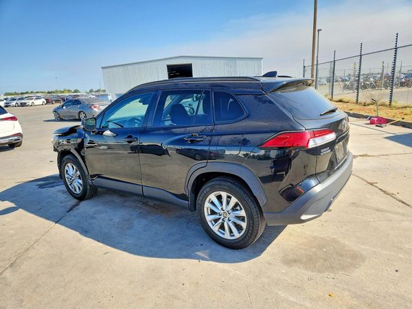 2022 TOYOTA COROLLA CROSS LE
