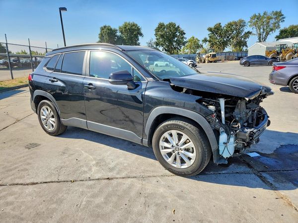 2022 TOYOTA COROLLA CROSS LE