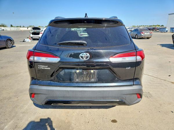 2022 TOYOTA COROLLA CROSS LE