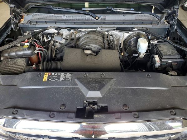2017 CHEVROLET SILVERADO LT — Engine bay