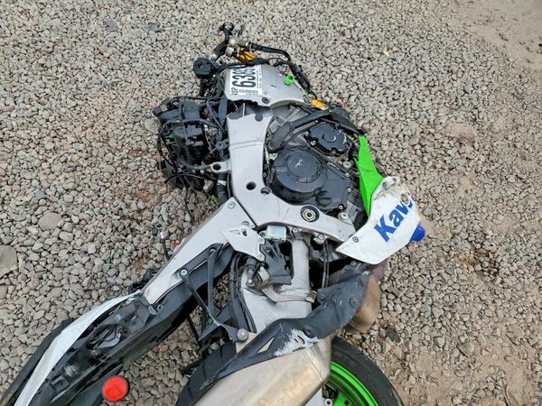 2024 KAWASAKI ZX1002 L