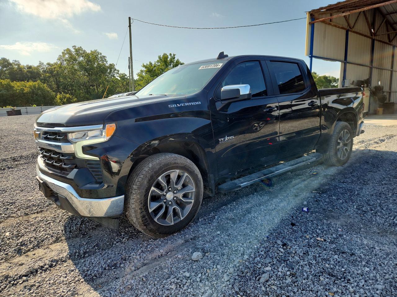 2024 CHEVROLET SILVERADO LT — Front 3/4