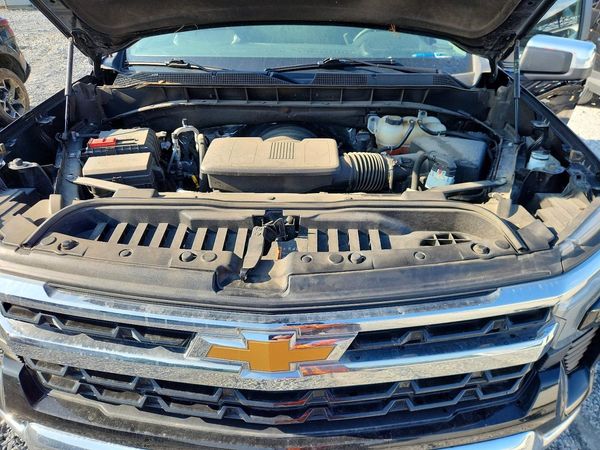 2024 CHEVROLET SILVERADO LT — Engine bay