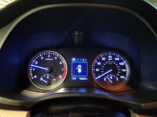 2016 HYUNDAI TUCSON SE