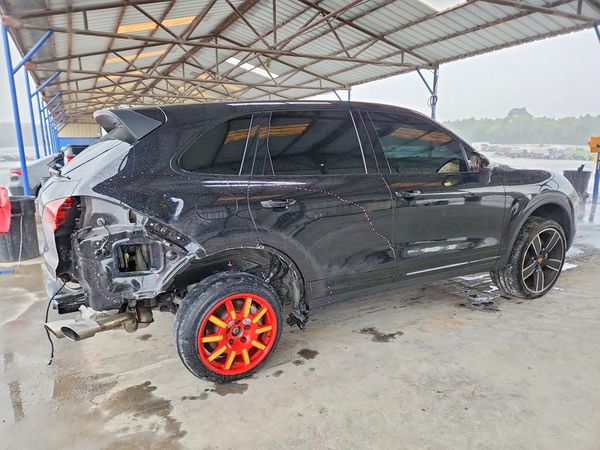 2018 PORSCHE CAYENNE S