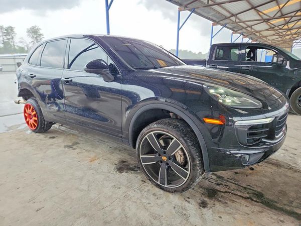 2018 PORSCHE CAYENNE S