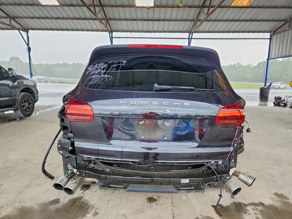 2018 PORSCHE CAYENNE S