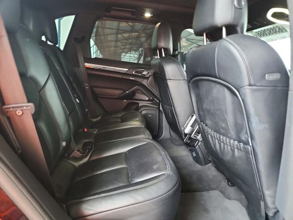 2018 PORSCHE CAYENNE S