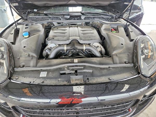 2018 PORSCHE CAYENNE S