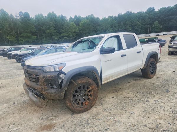 2026 CHEVROLET COLORADO Trail Boss — Front 3/4