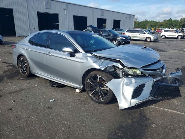 2018 TOYOTA CAMRY