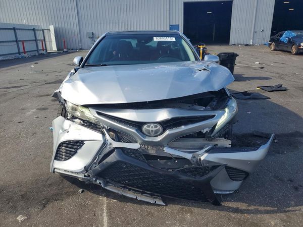 2018 TOYOTA CAMRY