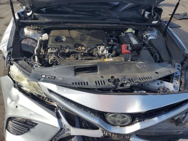2018 TOYOTA CAMRY