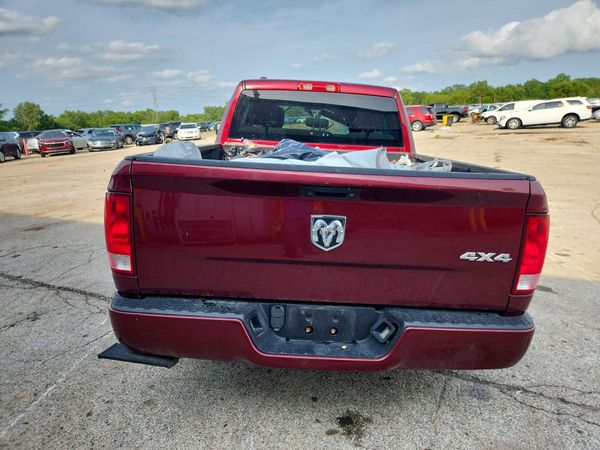 2018 RAM 1500 ST QUAD CAB 4X4