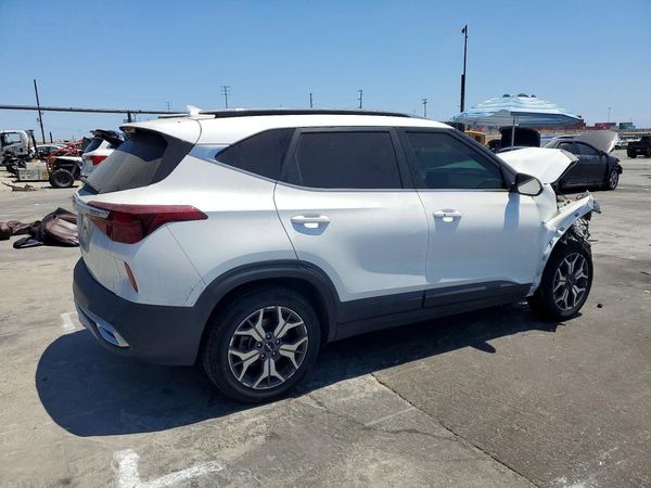 2022 KIA SELTOS EX