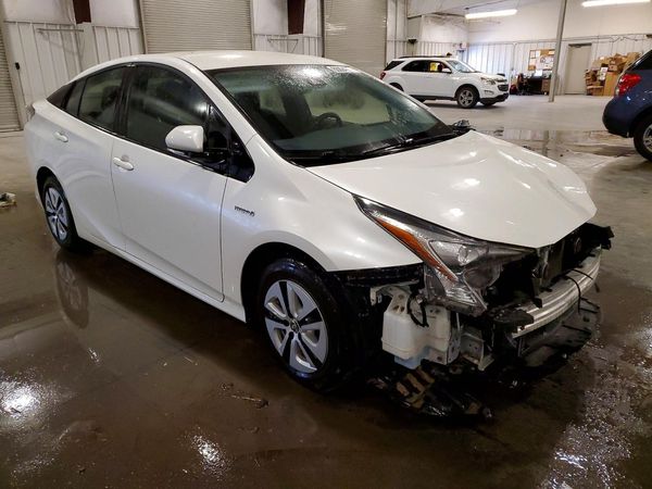 2018 TOYOTA PRIUS One/Two