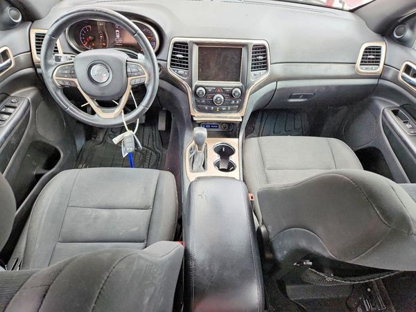 2017 JEEP GRAND CHEROKEE LAREDO 4X2