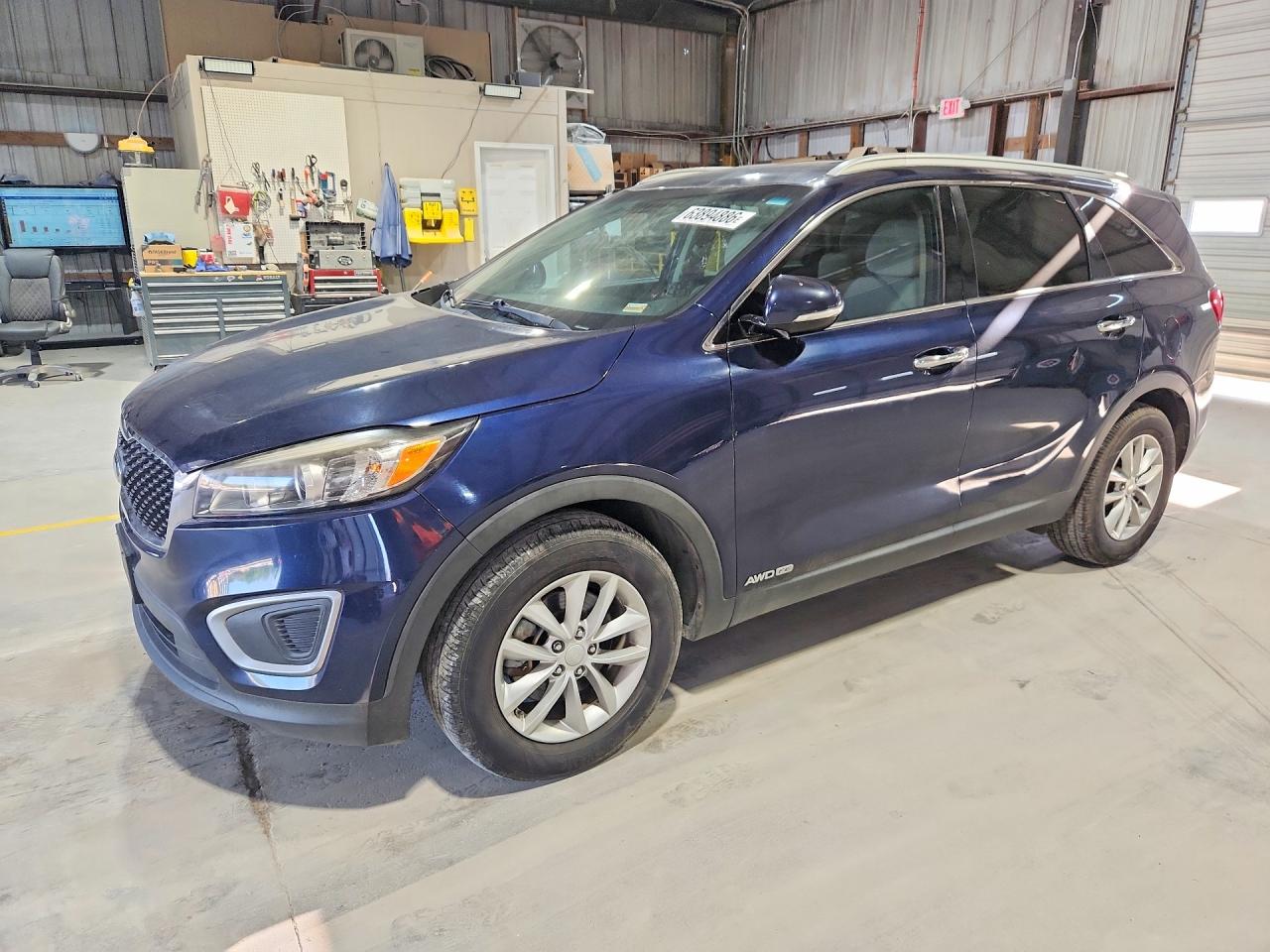 2017 KIA SORENTO L, LX