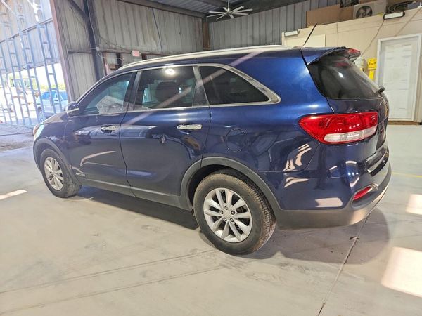 2017 KIA SORENTO L, LX