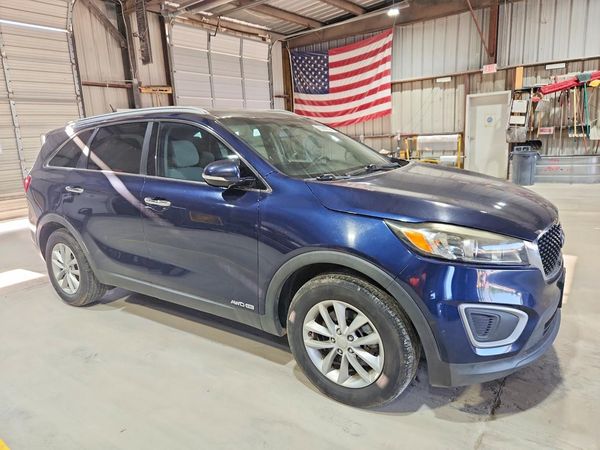 2017 KIA SORENTO L, LX