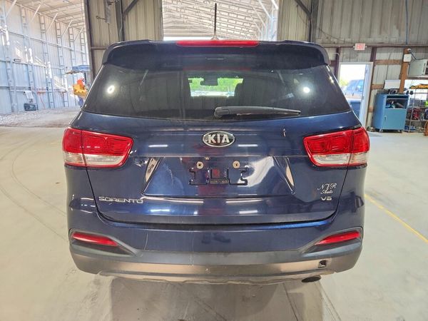 2017 KIA SORENTO L, LX