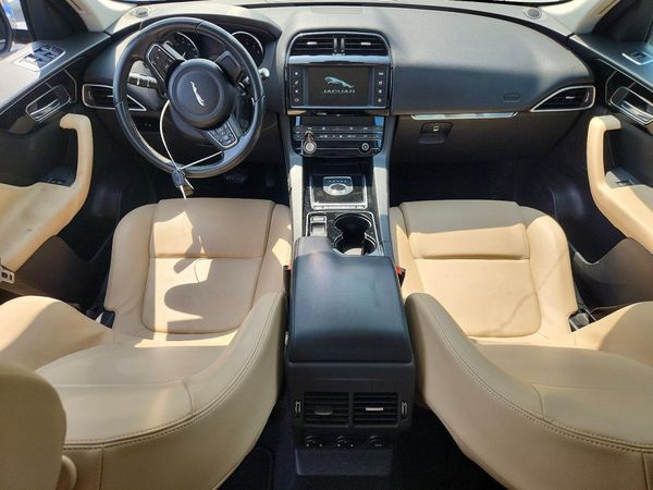 2017 JAGUAR F-PACE