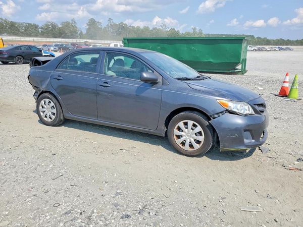 2013 TOYOTA COROLLA