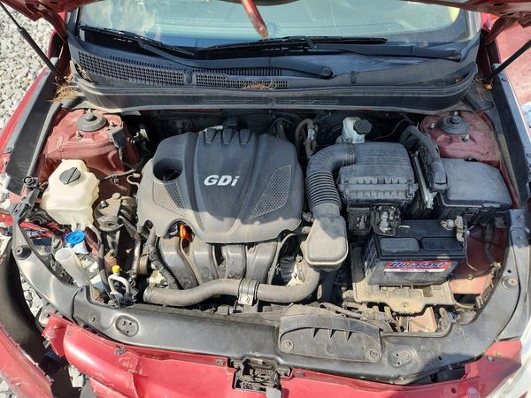 2013 HYUNDAI SONATA GLS/ GLS Popular — Engine bay