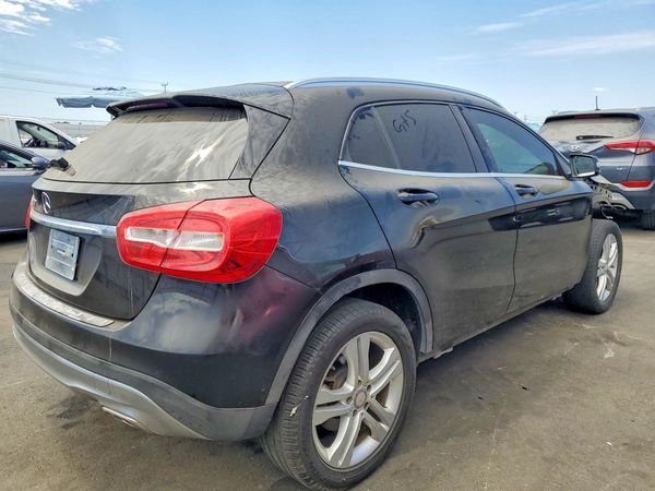 2017 MERCEDES-BENZ GLA GLA250