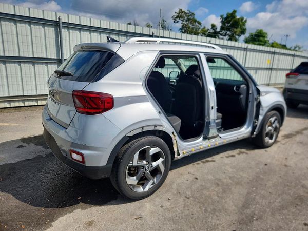 2021 HYUNDAI VENUE